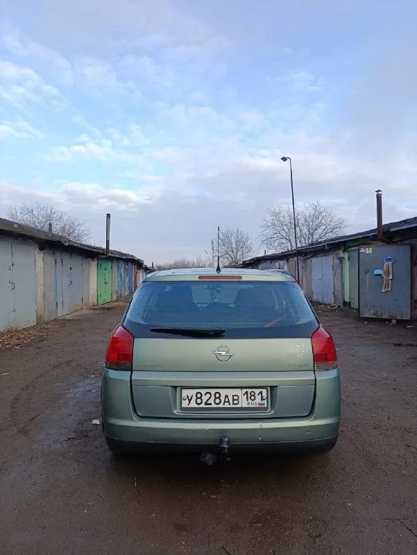 Продам opel сигнум 2003 года. 2.2 турбо дизель. коробка передач механика,5 спупенчатая. кузов оцинкованный. кондиционер работает, заправлял в июле. стеклоподъёмники все 4 работают, обогрев зеркал и заднего стекла. резина лето на титанах, зима на штампах. семейный автомобиль, гаражного хранения я 1 владелец в птс. осмотр г. перевальск-алчевск цена 420 тыс + торг возле авто +79590152950 📞 звоните: +7(959)0152950 - фотография - 4