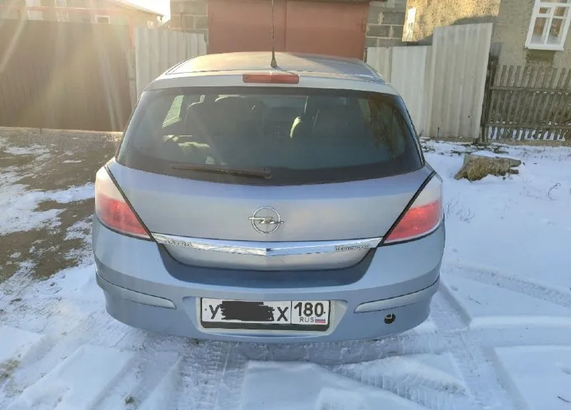 Продам opel astra h. 2004 год. пробег 218тыс. в отличном состоянии, в родном окрасе. двигатель1.6 не дымит работает ровно. коробка в отличном состоянии! ходовая не стучит не гремит. комплектация: климат-контроль, круиз-контроль, 6 подушек безопасности, датчик дождя, датчик света. машина пригнана в 21 году с европы. цена 640 торг. доп информация по тел:+79493701436 - фотография - 3