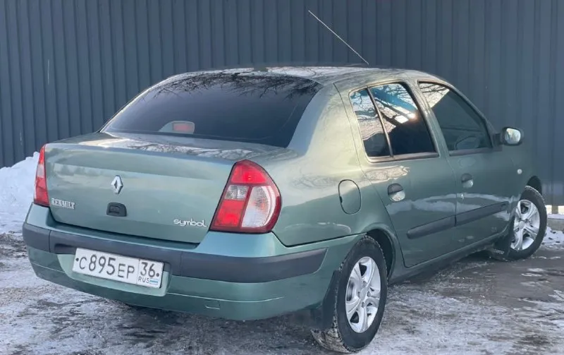 Продам renault symbol 2005 год, объем 1.4/механика автомобиль в идеальном состоянии, юридический чистый, эксплуатировался бережно, полностью обслужен и вложений не требует. без дтп родной пробег 198.261 автомобиль вложений не требует никаких, состояние сел поехал, ржавчины и гнили нет, днище не ржавое и не гнилое, мотор работает ровно, не троит не дымит, ходовая не стучит. салон в идеальном состоянии, потёртостей пятен нет, не прокуренный хорошая комплектация с кондером в авто все работает на 5+ - цена 340.000 торг при осмотре автомобиля. +79493947950 +79498573974 - фотография - 3
