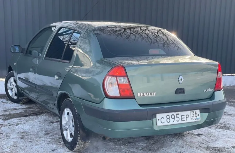 Продам renault symbol 2005 год, объем 1.4/механика автомобиль в идеальном состоянии, юридический чистый, эксплуатировался бережно, полностью обслужен и вложений не требует. без дтп родной пробег 198.261 автомобиль вложений не требует никаких, состояние сел поехал, ржавчины и гнили нет, днище не ржавое и не гнилое, мотор работает ровно, не троит не дымит, ходовая не стучит. салон в идеальном состоянии, потёртостей пятен нет, не прокуренный хорошая комплектация с кондером в авто все работает на 5+ - цена 340.000 торг при осмотре автомобиля. +79493947950 +79498573974 - фотография - 4