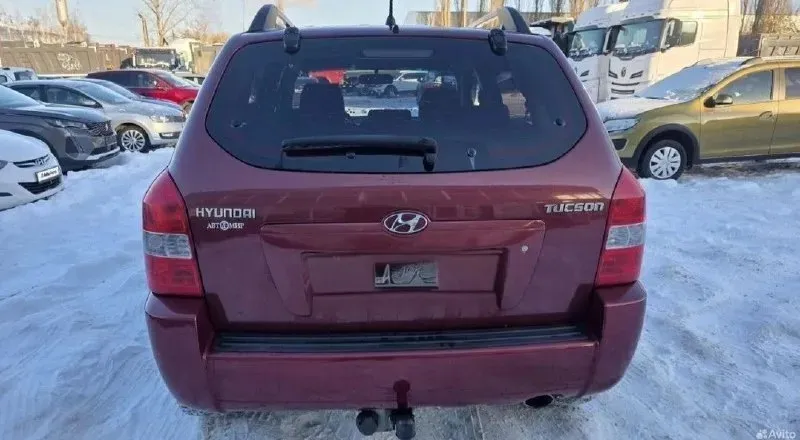 Hyundai tucson 2.0 мт 2008год передний привод в великолепном состоянии. пробег 230т. 3 хозяина, "зеленая автотека". - птс оригинал - оригинальный пробег, подтвержден - автомобиль никогда не учавствовал в дтп - усилитель руля - кондиционер - мультимедиа андроид с камерой заднего вида - электро стеклоподьемники - обогревы зеркал - подогревы сидений - обогрев зоны дворников - подушки безопасности - abs/esp осмотр г. донецк, +79498565017 цена 830т, небольшой торг 📞 звоните: +7(949)8565017 - фотография - 8