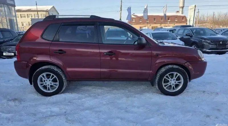 Hyundai tucson 2.0 мт 2008год передний привод в великолепном состоянии. пробег 230т. 3 хозяина, "зеленая автотека". - птс оригинал - оригинальный пробег, подтвержден - автомобиль никогда не учавствовал в дтп - усилитель руля - кондиционер - мультимедиа андроид с камерой заднего вида - электро стеклоподьемники - обогревы зеркал - подогревы сидений - обогрев зоны дворников - подушки безопасности - abs/esp осмотр г. донецк, +79498565017 цена 830т, небольшой торг 📞 звоните: +7(949)8565017 - фотография - 9