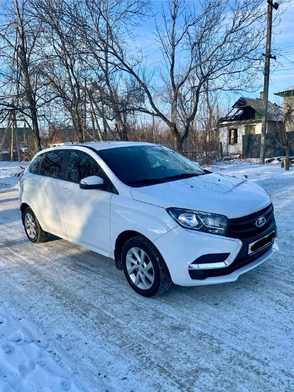 Продам ваз xray 2017 г я собственник. состояние отличное кузов без дефектов, по технике на твердую 5! пробег 142000т. км. двигатель 1.8 бензин масло не берет работает ровно без нареканий. кпп механика 5ст. за автомобиль не стыдно остекление все заводское 2 комплекта резины. комплектация полная кондиционер. abs, esp подогревы зеркал, заднего стекла, передних сидений. анти-откат назад мультируль мультимедиа с bt 4 стеклоподъемника машина полный фарш приезжайте смотрите с документами порядок я собственник переоформление без проблем цена 790000 тысяч рублей торг реальному покупателю у капота. связь со мной: +7949-521-31-10 +7949-329-65-85 так же на этих номерах есть телеграмм осмотр г. харцызск всем добра 🤝 📲 tg: bogdan v. 📞 звоните: +7(949)5213110 - фотография - 6