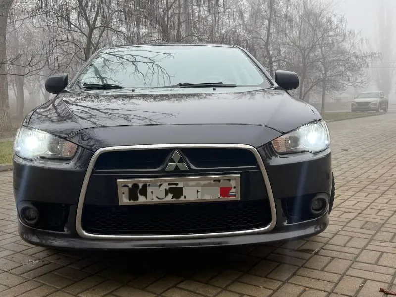 Mitsubishi ланцер х 2013 гв 1.6 обычный автомат не вариатор, авто в отличном состоянии, без жуков и коррозии, масло не ест не дымит коробка и ходовка на отлично, климат заправлен, два комплекта хорошей резины, цена 850₽ торг. макеевка. +79491777050 📲 tg: алекс 📞 звоните: +7(949)1777050 - фотография - 3