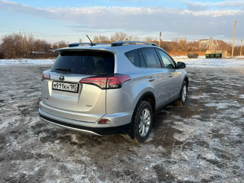 Продам toyota rav4 2015г. мотор 2.5 акпп автомат(не вариатор)передний привод, пробег 185 тыс. км. машина в отличном состоянии как внешне так и технически, кузов без каких либо вмятин, царапин и т. д. полностью обслужена и не требует никаких вложений. цена:1.850.000 г. енакиево +79495793408 📞 звоните: +7(949)5793408 - фотография - 2