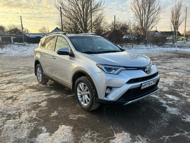 Продам toyota rav4 2015г. мотор 2.5 акпп автомат(не вариатор)передний привод, пробег 185 тыс. км. машина в отличном состоянии как внешне так и технически, кузов без каких либо вмятин, царапин и т. д. полностью обслужена и не требует никаких вложений. цена:1.850.000 г. енакиево +79495793408 📞 звоните: +7(949)5793408 - фотография - 3