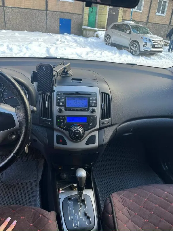 I30 год: 2009 тип кпп: автоматическая пробег: 170.000 дополнительная информация: продам hyundai i30, 2009 г. в. , 1.6, акпп, цена 750.000 рублей, машина в хорошем состоянии, технически исправна, из последнего, на 168.000 была замена цепи и масла, машиной владеем с 2022 года, с этого момента серьезных ремонтов небыло сейчас 171.000 пробега, акпп без пинков, мотор работает ровно, перед зимой поменяли радиатор печки, климат работает, кондер холодит, машина в хорошем состоянии. осмотр в г. донецке цена: 750000 руб. 📞 звоните: +79493157128 📞 звоните: +7(949)3157128 - фотография - 6