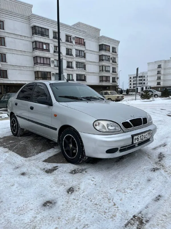 Продам daewoo sens! год - 2003 родной пробег-207 тысяч. 2 владельца с салона!!! машина местная не пригон! двигатель работает отлично, тяга хорошая. коробка без нареканий! дно, пороги идеал без гнили и прочего! ходовая в норме. авто стоит на симпатичных дисках, с не плохой музыкой! документы в полном порядке. осмотр г. мариуполь цена - 190 тысяч рублей! тел. +79494970042 - фотография - 3