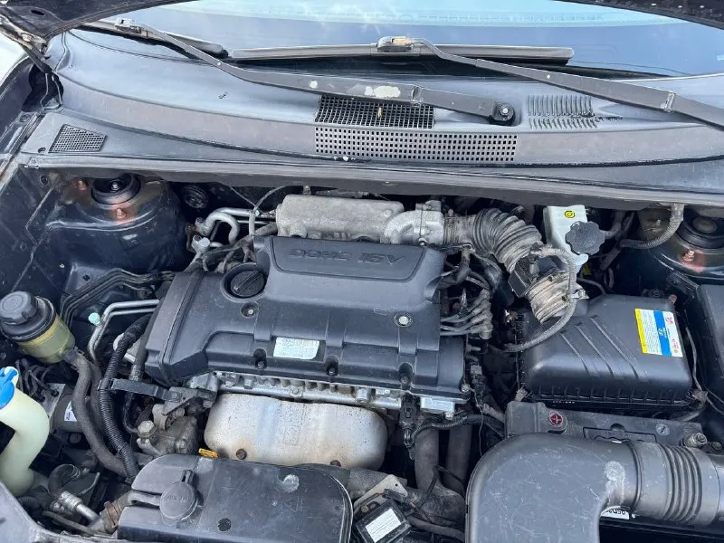 🔵 hyundai tucson, 2008 год выпуска. 🤑 цена: 870.000 рублей • объём двигателя: 2.0 л. • пробег: 155.000 км. • коробка: механика, 5 ступка. ➡️по машине: автомобиль в отличном состоянии как технически, так и внешне! без дтп, бережное использование - присутствует автотека по запросу. комплектация: ✅ кондиционер ✅ климат контроль ✅ подогревы сидений, зон дворников, стёкл и зеркал ✅ полный стеклопакет ✅ парктроники ✅ легкоспалвные диски + новая зимняя резина ✅ сочный чёрный цвет ✅ родной окрас ✅ зеленая автотека ❗️юридически автомобиль чист, без штрафов и запретов. по необходимости - предоставлю видео отчёт по автомобилю. 🏢 город: амвросиевка. 🚗 есть доставка в ваш город лднр по договоренности. 🤙 телефоны для связи: +79490789890 +79493391770 ✅ telegram и whats`app к номерам привязаны, телефон включен всегда! 📲 tg: @alex_autovrn 📞 звоните: +7(949)0789890 - фотография - 9