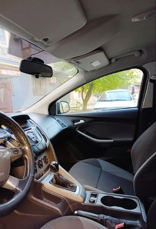 Продам ford focus 3, 2012 г. в., 1.6 газ/бензин, газ вписан в тех. паспорт, механика, пробег 220000. заменено ремни, ролики, помпа. кондиционер работает, ошибок нет. цена 630000, торг. г. снежное. +79494704740 - фотография - 7