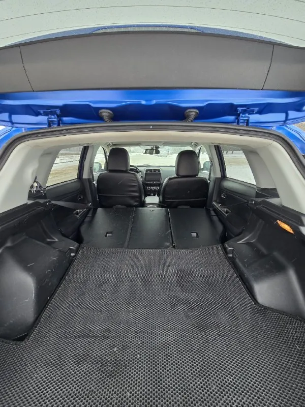Продаю автомобиль mitsubishi outlander sport (американский аналог asx), 11. 2019 год. • ​внешний вид: насыщенный синий цвет, который отлично смотрится в любую погоду. состояние кузова — как на фото. • ​салон: ухоженный интерьер. в салоне установлена современная мультимедиа с большим экраном. • ​практичность: вместительный багажник задний ряд сидений легко складывается в ровный пол. • двигатель/кпп: атмосферный мотор 2.0 л (155 л. с.). работает идеально, масло менялось строго по регламенту. • привод: подключаемый полный привод. • трансмиссия: надежный вариатор (cvt) от компании jatco. работает плавно, без рывков. • ​техническое состояние:обслуживание проводилось вовремя. руль и органы управления не затерты, что подтверждает бережную эксплуатацию. • пробег: 160 000 км. автомобиль полностью обслужен и готов к любым проверкам. машина на ходу каждый день, вложений не требует. продажа от собственника. цена: 1800000 разумный торг возможен у капота +79493673496 📲 tg: @pxoenixdnr 📞 звоните: +7(949)3673496 - фотография - 7