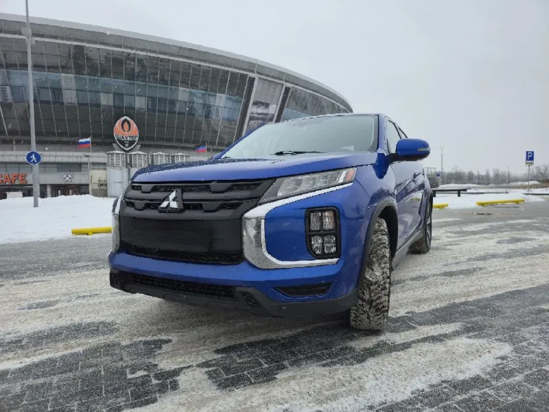 Продаю автомобиль mitsubishi outlander sport (американский аналог asx), 11. 2019 год. • ​внешний вид: насыщенный синий цвет, который отлично смотрится в любую погоду. состояние кузова — как на фото. • ​салон: ухоженный интерьер. в салоне установлена современная мультимедиа с большим экраном. • ​практичность: вместительный багажник задний ряд сидений легко складывается в ровный пол. • двигатель/кпп: атмосферный мотор 2.0 л (155 л. с.). работает идеально, масло менялось строго по регламенту. • привод: подключаемый полный привод. • трансмиссия: надежный вариатор (cvt) от компании jatco. работает плавно, без рывков. • ​техническое состояние:обслуживание проводилось вовремя. руль и органы управления не затерты, что подтверждает бережную эксплуатацию. • пробег: 160 000 км. автомобиль полностью обслужен и готов к любым проверкам. машина на ходу каждый день, вложений не требует. продажа от собственника. цена: 1800000 разумный торг возможен у капота +79493673496 📲 tg: @pxoenixdnr 📞 звоните: +7(949)3673496 - фотография - 8