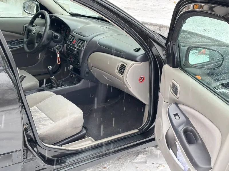 Продам автомобиль nissan almera 2002 год выпуска пробег 192 000км двигатель 1.5 16v настоящие японское качество за адекватные деньги! мотор работает отлично ходовая без посторонних звуков коробка не хрустит не выбивает! кузов в хорошем состоянии эксплуатация южная без рыжиков гнили и тд… есть окрасы, большая часть кузова в родном окрасе! все стёкла оригинальные! подогревы сидений работает стоит хорошая зимняя ризина хорошая акустика! хороший городской автомобиль, приятный в вождении! цена: 360 000₽ остальные вопросы по телефону! +79496361868 (телеграмм) +380681107552 (воцап телеграмм) - фотография - 8