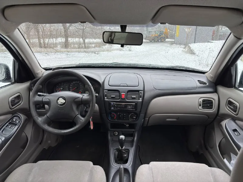 Продам автомобиль nissan almera 2002 год выпуска пробег 192 000км двигатель 1.5 16v настоящие японское качество за адекватные деньги! мотор работает отлично ходовая без посторонних звуков коробка не хрустит не выбивает! кузов в хорошем состоянии эксплуатация южная без рыжиков гнили и тд… есть окрасы, большая часть кузова в родном окрасе! все стёкла оригинальные! подогревы сидений работает стоит хорошая зимняя ризина хорошая акустика! хороший городской автомобиль, приятный в вождении! цена: 360 000₽ остальные вопросы по телефону! +79496361868 (телеграмм) +380681107552 (воцап телеграмм) - фотография - 9