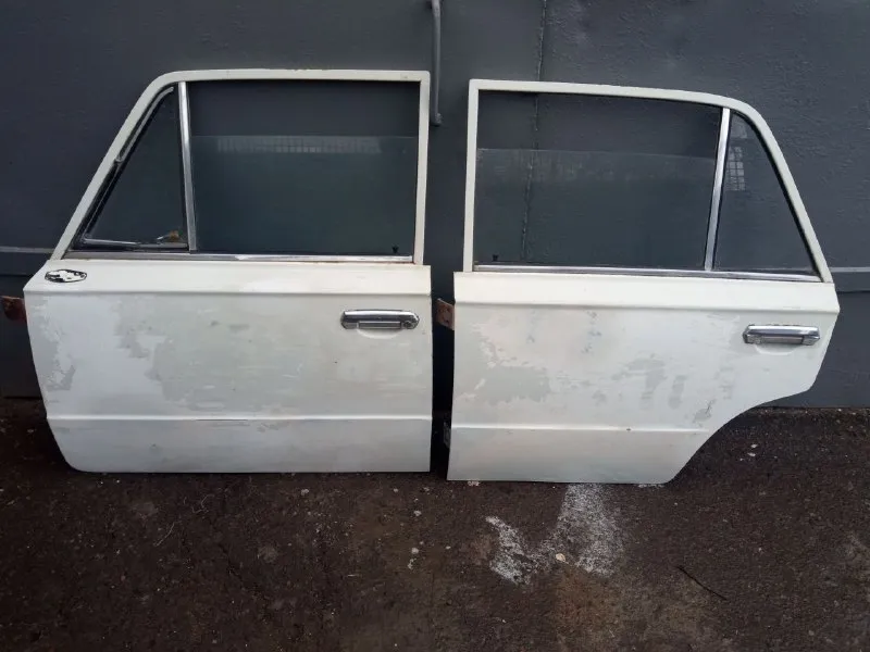 Продам ваз 2101 по запчастям. двигателя, сидений, лобового, стартера, генератора, бамперов нет. все остальное есть: двери в хорошем состоянии, коробка и задний мост в идеальном состоянии без посторонних шумов, бензобак в отличном состоянии не паяный не гнилой, ходовая часть, рычаги, ступицы поворотные кулаки, полуоси, трамблер, тормозная система суппорта, и много чего другого, по интересующим позициям пишите или звоните +79497257296 отвечу на ваши вопросы. продам хромированные элементы на ваз 2101: решетка радиатора, , передние фары, задние фары, оригинальный радиоприемник, антену с установкой в крыло, дверные ручки. всё в хорошем состоянии цены договорные что интересует звоните +79497257296 или в лс. продам рем вставки нижнюю часть передних крыльев ваз 2101,02,03,06 новые, мне не пригодились 700 руб за две 📲 tg: юрий 📞 звоните: +7(949)7257296 - фотография - 9