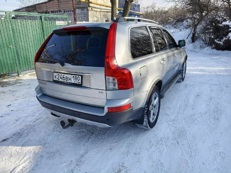 Продам volvo хс90, европейка, пригнана из германии. автомобиль в хорошем состоянии полностью обслужен и исправен, много по машине сделано (в частности заменена коробка на контрактную с пробегом 90тыс. км, заменены крестовины на кардане, убран и отшит сажевый фильтр и тд. ), обслуживалась на volvo сервисе (у них можно узнать всю историю ремонтов, некоторые заказ-наряды имеются на руках. хорошая комплектация, есть все кроме люка. лето 21, зима 18 колеса. езжу на машине каждый день. продаю неспеша, в связи с необходимостью приобрести микроавтобус. более подробно расскажу о машине желающим по телефону +7949-301-63-35. 📞 звоните: +7(949)3016335 - фотография - 3