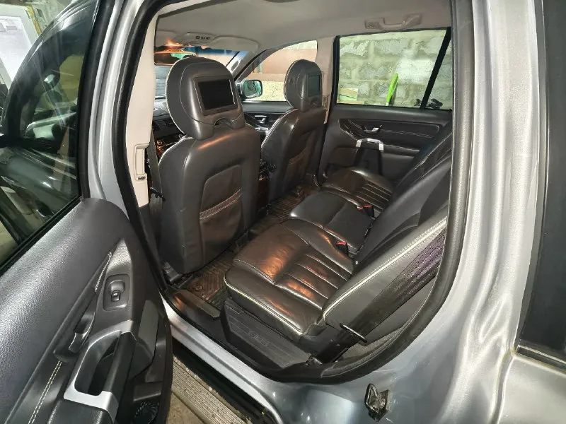 Продам volvo хс90, европейка, пригнана из германии. автомобиль в хорошем состоянии полностью обслужен и исправен, много по машине сделано (в частности заменена коробка на контрактную с пробегом 90тыс. км, заменены крестовины на кардане, убран и отшит сажевый фильтр и тд. ), обслуживалась на volvo сервисе (у них можно узнать всю историю ремонтов, некоторые заказ-наряды имеются на руках. хорошая комплектация, есть все кроме люка. лето 21, зима 18 колеса. езжу на машине каждый день. продаю неспеша, в связи с необходимостью приобрести микроавтобус. более подробно расскажу о машине желающим по телефону +7949-301-63-35. 📞 звоните: +7(949)3016335 - фотография - 8