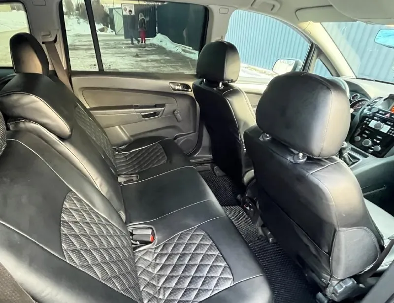 Продам opel zafira b 2010 год выпуска 1.8 механика/бензин 200.000т. родного пробега автомобиль в хорошем состоянии, полностью обслужен. без дтп, ржавчин и рыжиков нет, двигатель коробка ходовая часть в идеальном состоянии, автомобиль вложений никаких не требует, эксплуатировался бережно, обслуживался своевременно, в комплектации присутствует все для комфортной езды, по документам все в норме, любое переоформление осмотр донецк/макеевка - цена 750.000 торг на месте +79493947950 +79498573974 - фотография - 7