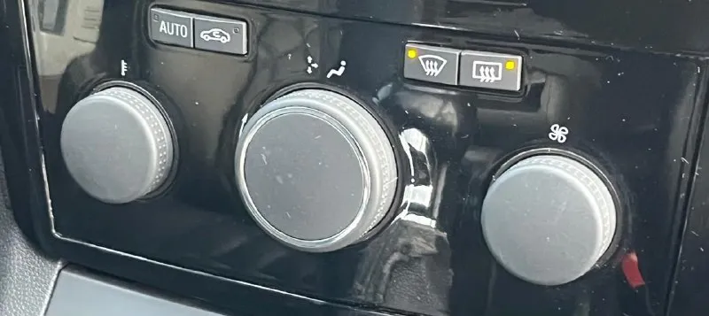 Продам opel zafira b 2010 год выпуска 1.8 механика/бензин 200.000т. родного пробега автомобиль в хорошем состоянии, полностью обслужен. без дтп, ржавчин и рыжиков нет, двигатель коробка ходовая часть в идеальном состоянии, автомобиль вложений никаких не требует, эксплуатировался бережно, обслуживался своевременно, в комплектации присутствует все для комфортной езды, по документам все в норме, любое переоформление осмотр донецк/макеевка - цена 750.000 торг на месте +79493947950 +79498573974 - фотография - 9