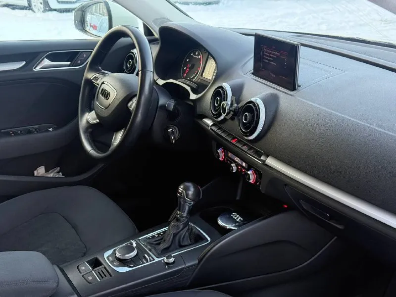 Audi a3 1.4amt 2013г. в 1 480 000 р. отличное состояние 💥 2 владельца 188 000 пробег вся в родной краске шикарный кузов хорошая комплектация по кузову: полностью родная краска! выглядит отлично! пару мелких сколов! по технике: никаких ошибок по мотору и коробке! акпп без пинков! едет приятно! по салону: чистая и опрятная! ✅комплектация: монитор, кожаный мультируль, климат, автохолд, электро ручник, подогревы сидений, линзы, 4эсп, эл. регулировка зеркал! +7 (949) 843-81-81 - фотография - 7