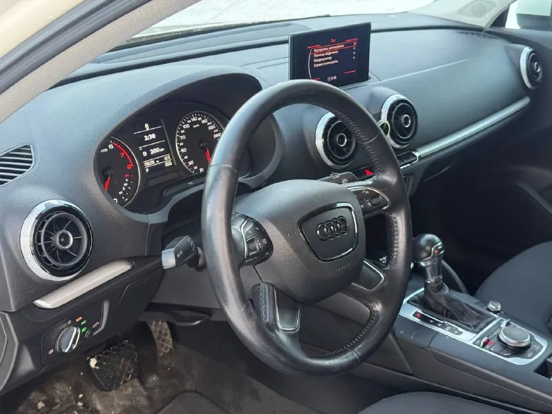 Audi a3 1.4amt 2013г. в 1 480 000 р. отличное состояние 💥 2 владельца 188 000 пробег вся в родной краске шикарный кузов хорошая комплектация по кузову: полностью родная краска! выглядит отлично! пару мелких сколов! по технике: никаких ошибок по мотору и коробке! акпп без пинков! едет приятно! по салону: чистая и опрятная! ✅комплектация: монитор, кожаный мультируль, климат, автохолд, электро ручник, подогревы сидений, линзы, 4эсп, эл. регулировка зеркал! +7 (949) 843-81-81 - фотография - 8
