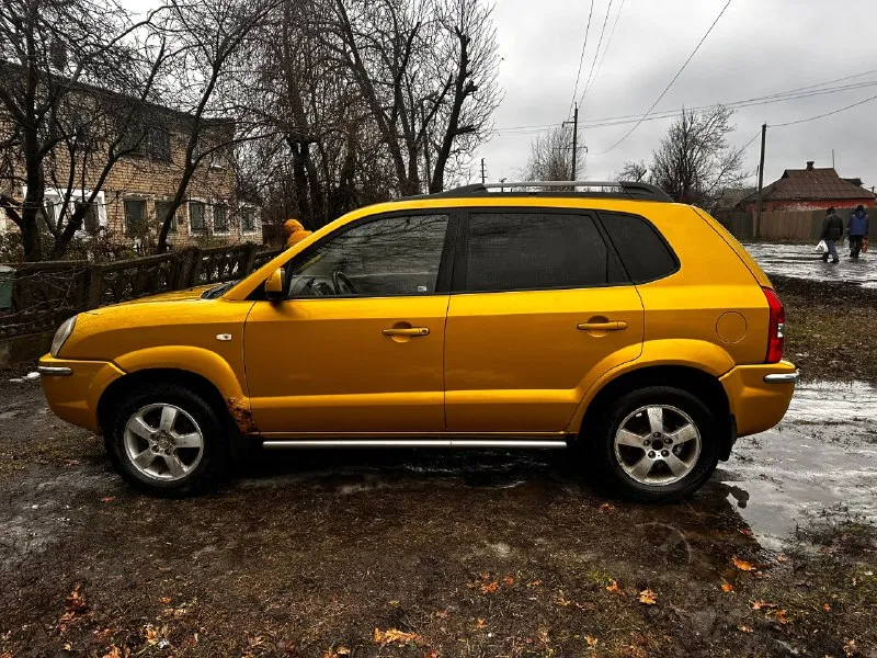 Hyundai tucson 1 продам 680тыс 217 ххх пробег двигатель 2.0 crdi коробка механика полный привод 2004г макеевка +79687545085 tg, max 📞 звоните: +7(968)7545085 - фотография - 4