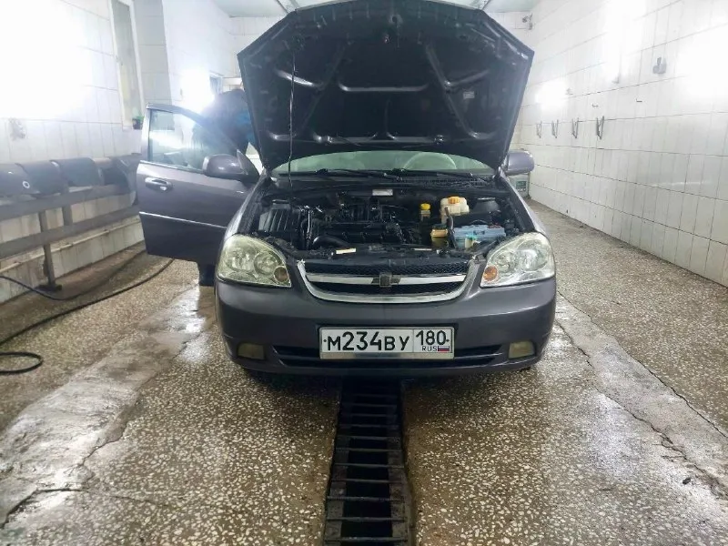 Продам chevrolet lacetti 2011 года пробег 170.250 ( растет) по кузову есть не большой нюанс, но не к... - фотография