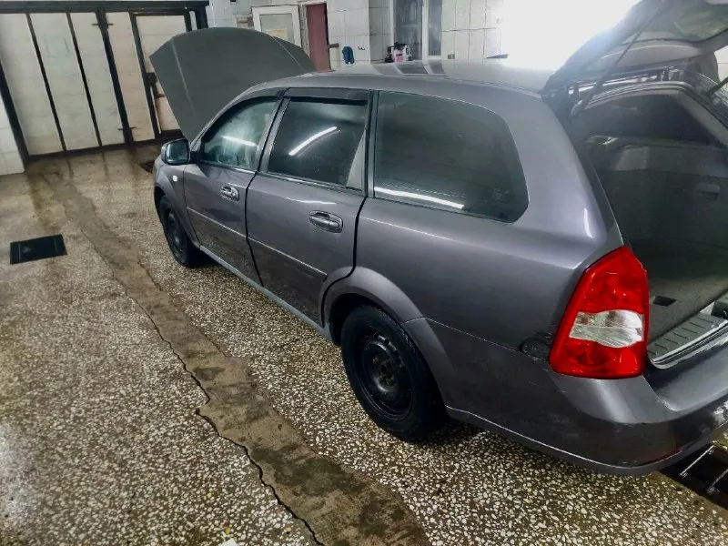 Продам chevrolet lacetti 2011 года пробег 170.250 ( растет) по кузову есть не большой нюанс, но не критично не троит, не дымит, едет бодро подробнее расскажу по телефону +7 (949) 342-91-48 находится в енакиево цена 460.000 +торг. 📞 звоните: +7(949)3429148 - фотография - 4