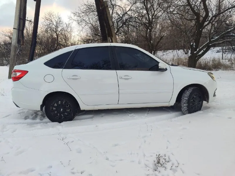 Продам ваз гранта фл лифтбек 2018 года двигатель 1.6, 16 клапанный пробег 134000 ( родной ) кондицио... - фотография