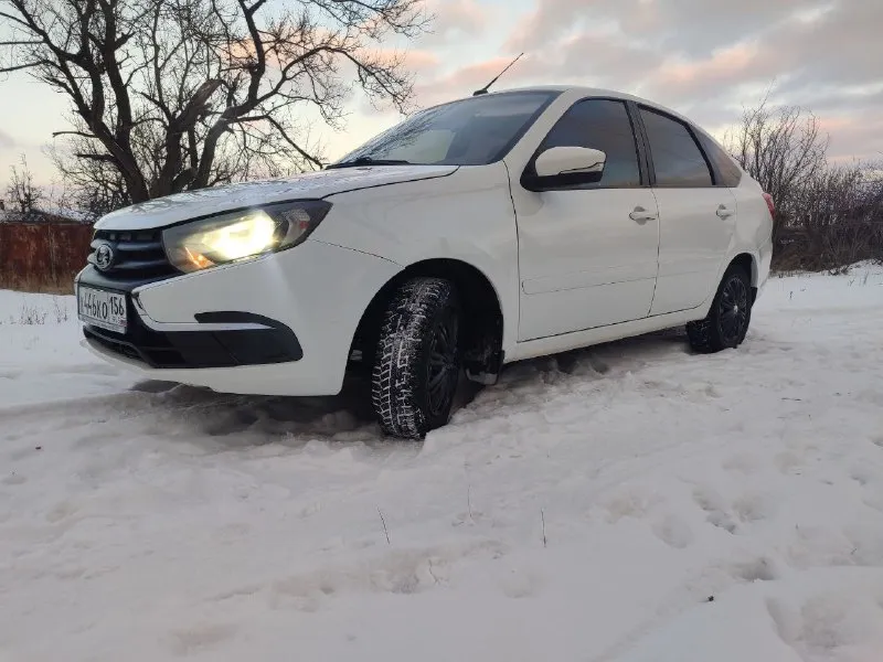 Продам ваз гранта фл лифтбек 2018 года двигатель 1.6, 16 клапанный пробег 134000 ( родной ) кондиционер ( рабочий ) подогрев сидений, зеркал, заднего стекла абс, две подушки безопасности чистый- ухоженный салон вместительный багажник сигнализация с автозапуском и обратной связью краснодон, цена 630000₽ хороший торг 9591359925 📞 звоните: +7(959)1359925 - фотография - 3