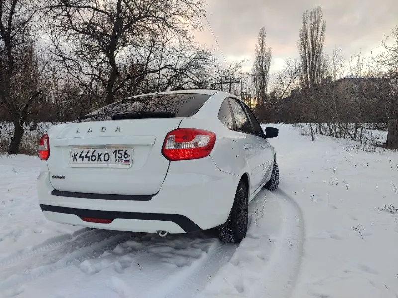 Продам ваз гранта фл лифтбек 2018 года двигатель 1.6, 16 клапанный пробег 134000 ( родной ) кондиционер ( рабочий ) подогрев сидений, зеркал, заднего стекла абс, две подушки безопасности чистый- ухоженный салон вместительный багажник сигнализация с автозапуском и обратной связью краснодон, цена 630000₽ хороший торг 9591359925 📞 звоните: +7(959)1359925 - фотография - 6