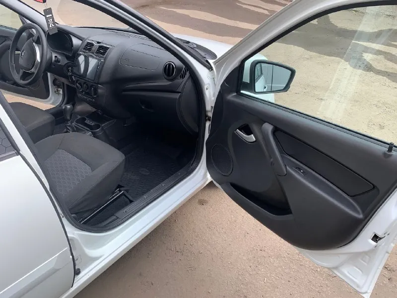 Продам ваз гранта фл лифтбек 2018 года двигатель 1.6, 16 клапанный пробег 134000 ( родной ) кондиционер ( рабочий ) подогрев сидений, зеркал, заднего стекла абс, две подушки безопасности чистый- ухоженный салон вместительный багажник сигнализация с автозапуском и обратной связью краснодон, цена 630000₽ хороший торг 9591359925 📞 звоните: +7(959)1359925 - фотография - 9