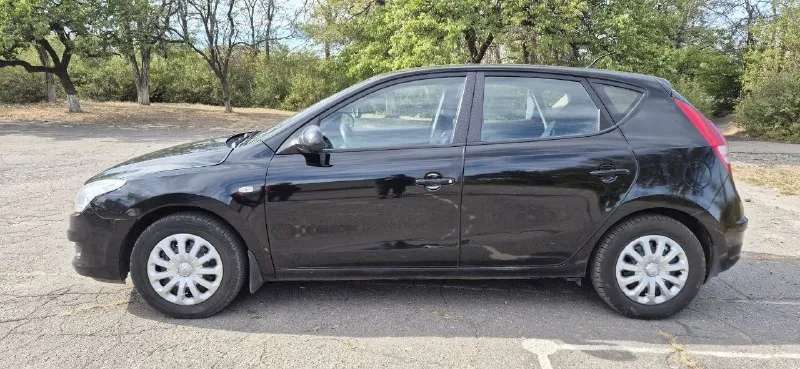 Продам свой авто hyundai ай30 2009 года. двигатель 1.4 109 л. с. кондиционер подогрев передних сидений сигнализация с автозапуском. авто находится в шахтерске. цена 650тыс рублей. тел +79496189730 📞 звоните: +7(949)6189730 - фотография - 2