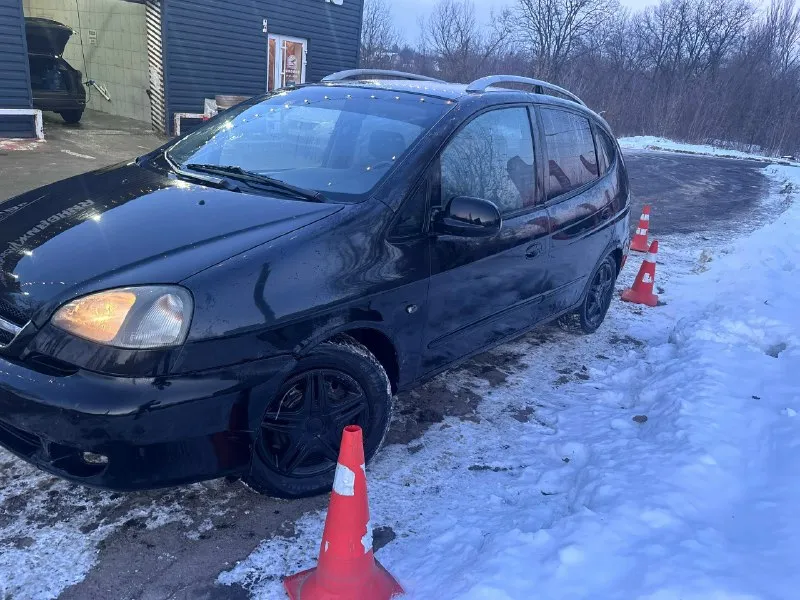 Chevrolet такума 2.0 2006 акпп бензин/газ, газ и фаркоп вписаны документы в порядке, я хозяин на полном ходу, мотор работает ровно полная капиталка была 4000 назад, коробка работает ровно не пинает по кузову есть моменты и проблема с расходом все вопросы в лс +79493896597 450 000 📞 звоните: +7(949)3896597 - фотография - 2
