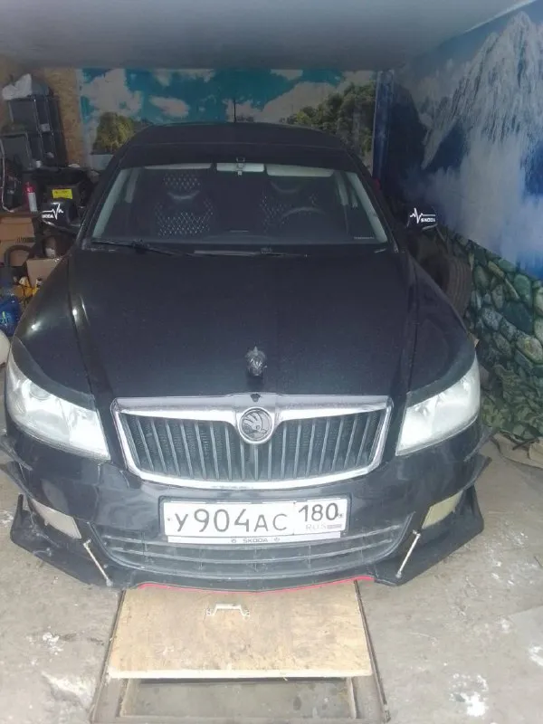 Срочно skoda octavia a5 2011 года пробег 218.000 коробка автомат все вопросы по номеру телефона +7 9... - фотография