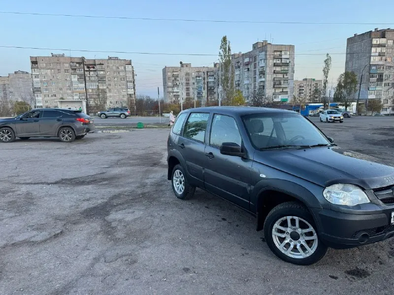 🚨 срочно! продам chevrolet niva 2020г. 🚨 💰 цена: 675000 ₽(реальному покупателю — торг у капота!) в родной краске, газ evro-4 🔥 вложений не требует — сел и поехал! ✔️ ходовка полностью новая все целое!!!!! ⚡ отличный вариант для города и бездорожья! машина ухожена, полностью готова к любым дорогам!ухоженый салон(как новый) 📲 +79494673137— отвечу на все вопросы! - фотография - 3