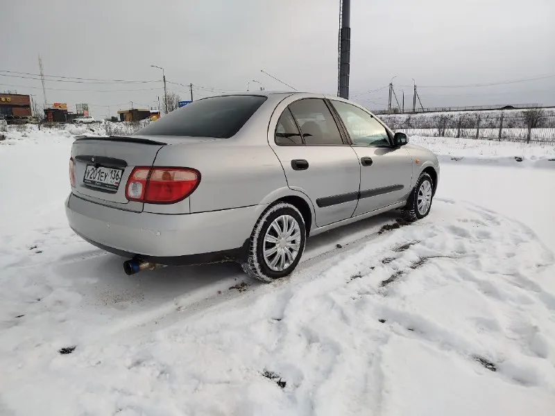 Продам nissan almera, 2005 гв, двс -1,5л бензин, кпп-механика, пробег 225000км. авто в отличном техническом и внешнем состоянии. кузов ровный, крепкий, оцинкованный, без дтп, гнили, рыжиков, вздутий и т. д. нет не единого намека на ржавчину. салон нигде не затерт, не порван, чистый и опрятный. технически полностью все исправно и обслужено. мотор не дымит, не троит, работает ровно, тянет отлично. ошибок никаких нет. подвеска без посторонних звуков. в моторном отсеке все сухо, нигде ничего не течет и не капает. в комплектации есть все необходимое для комфортной эксплуатации: abs, airbag, птф, эсп, эл регулировка зеркал, подогрев зеркал/сидений, кондиционер (заправлен/обслужен), сигнализация с обратной связью, магнитола с usb, парктроник, омыватель фар, и т. д. все опции исправно работают. хорошая шипованная зимняя резина. юридически все чисто, без штрафов, ограничений и прочего. тех осмотр пройден, диагностическая карта в наличии. цена 450 тыс руб. донецк, +79493817489 - фотография - 6