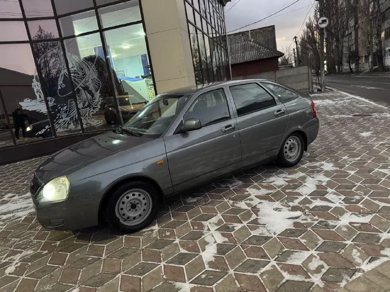 🚘продам!!!🚘 автомобиль лада приора 2010 год! ❄кондиционер! система аbs! стекло подъемника-2! электро-усилитель руля! электро-привод зеркал! аудио система ! сигнализация 2 стороняя колеса-2 комплекта зима/лето мотор 1,6 ( 16 клапаный) обешумлен весь кузов! авто в очень хорошем состоянии! без гнили и ржавчены! мотор, ходовая, коробка в идеале!!! электрика вся исправна! 📑документы в порядке! 👀осмотр г. харцызк 💵320 тыс руб ☎тел +7949-864-30-45 телеграмм +7952-580-76-27 - фотография - 3