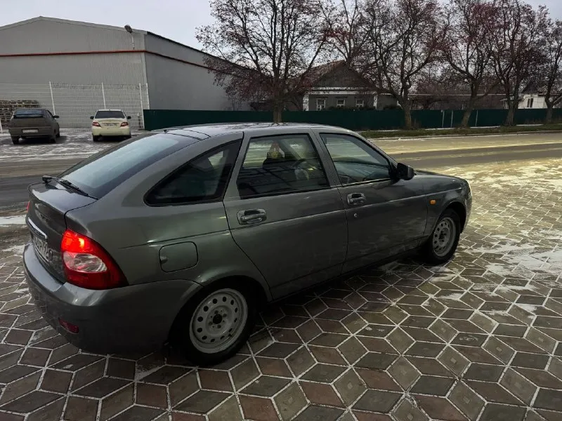 🚘продам!!!🚘 автомобиль лада приора 2010 год! ❄кондиционер! система аbs! стекло подъемника-2! электро-усилитель руля! электро-привод зеркал! аудио система ! сигнализация 2 стороняя колеса-2 комплекта зима/лето мотор 1,6 ( 16 клапаный) обешумлен весь кузов! авто в очень хорошем состоянии! без гнили и ржавчены! мотор, ходовая, коробка в идеале!!! электрика вся исправна! 📑документы в порядке! 👀осмотр г. харцызк 💵320 тыс руб ☎тел +7949-864-30-45 телеграмм +7952-580-76-27 - фотография - 5