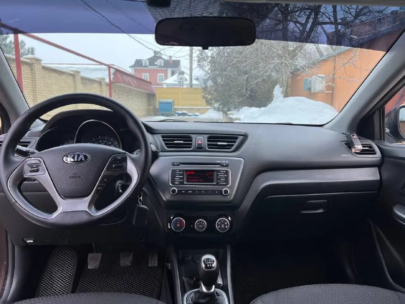 Kia rio хэтчбек
2016 Год выпуска
Продаю свой автомобиль, в хорошем техническом состоянии, все работает отлично. Езжу каждый день.
✅ Зелёная автотека!
✅Кузов в отличном состоянии, автомобиль полностью в родном окрасе, все заводские герметики.
✅Салон в идеальнейшем состоянии !
✅ Стоит новая зимняя шипованная резина
✅Комплектация :
Линзованные фары
Кондиционер
Подогрев передних и задних сидений
Задние парктроники
Мульти руль
Подогрев руля
Документы полностью готовы к переоформлению, диагностическая карта на руках !
Цена 1.100.000 торг
Донецк
Все вопросы по телефону +79490074155 - фотография - 7