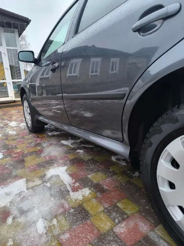 Продам живую, ухоженную skoda octavia tour 1.6 бензин на мкпп. год выпуска 2007 пробег 183т. км подтверждён автотекой. один владелец за всё время эксплуатации! по кузову красивая и ровная! салон в идеальном состоянии! работает абсолютно всё! комплектация с климат-контролем и подогревом сидений. осмотр в любое время г. макеевка. остальные вопросы только по телефону +7-949-705-58-48. (telegram, max). цена 725т. ₽ техосмотр пройден для регистрации в мрэо!!!. 📞 звоните: +7(949)7055848 - фотография - 6