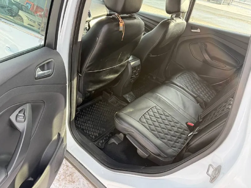 Ford kuga 2013 года, бензиновый двигатель 1.6, механическая коробка передач. всего два собственника в одной семье. подтвержденный оригинальный пробег — 168 000 км. состояние отличное: все стекла заводские, включая лобовое, кузов оцинкован. двигатель работает ровно, без посторонних шумов и ошибок, коробка передач переключается плавно, ходовая часть не стучит. полный комплект ключей и сервисная книга. автомобиль полностью обслужен. все документы в порядке! продажа с полным оформлением! находится в донецке. цена — 950 000 рублей. телефон для связи: +79493710826 (telegram). можем отправить все данные по автомобилю - фотография - 10