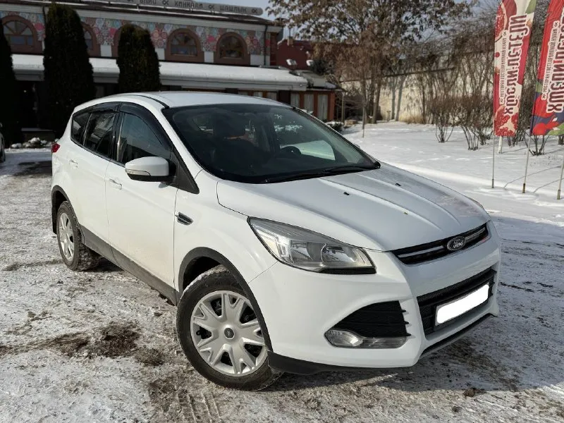 Ford kuga 2013 года, бензиновый двигатель 1.6, механическая коробка передач. всего два собственника в одной семье. подтвержденный оригинальный пробег — 168 000 км. состояние отличное: все стекла заводские, включая лобовое, кузов оцинкован. двигатель работает ровно, без посторонних шумов и ошибок, коробка передач переключается плавно, ходовая часть не стучит. полный комплект ключей и сервисная книга. автомобиль полностью обслужен. все документы в порядке! продажа с полным оформлением! находится в донецке. цена — 950 000 рублей. телефон для связи: +79493710826 (telegram). можем отправить все данные по автомобилю - фотография - 3