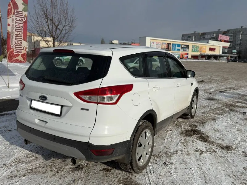 Ford kuga 2013 года, бензиновый двигатель 1.6, механическая коробка передач. всего два собственника в одной семье. подтвержденный оригинальный пробег — 168 000 км. состояние отличное: все стекла заводские, включая лобовое, кузов оцинкован. двигатель работает ровно, без посторонних шумов и ошибок, коробка передач переключается плавно, ходовая часть не стучит. полный комплект ключей и сервисная книга. автомобиль полностью обслужен. все документы в порядке! продажа с полным оформлением! находится в донецке. цена — 950 000 рублей. телефон для связи: +79493710826 (telegram). можем отправить все данные по автомобилю - фотография - 5