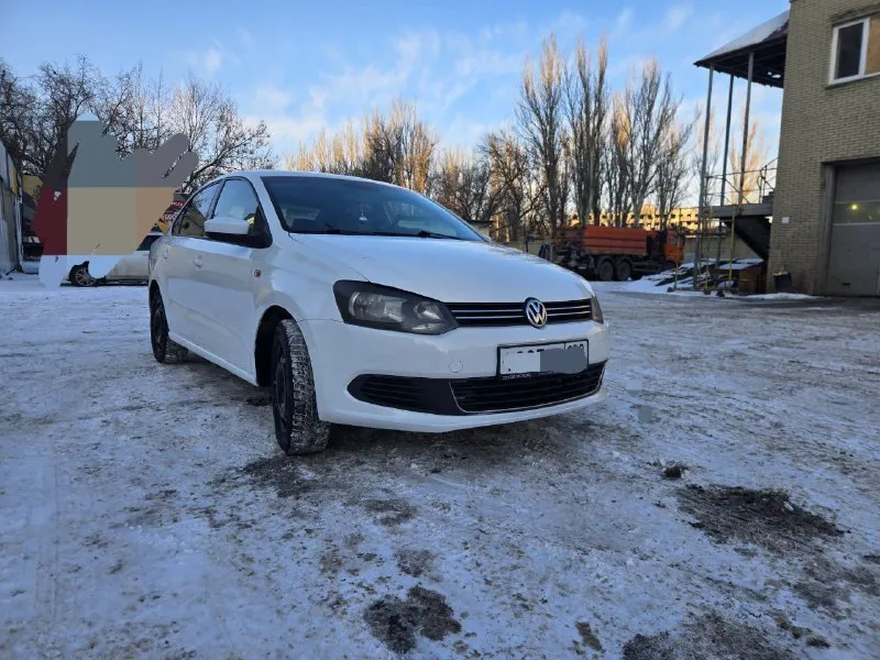 Wolkswagen polo v 2012г мробег 191280 км двигатель 1,6 мкпп достойная музыка авто без вложений сел и... - фотография