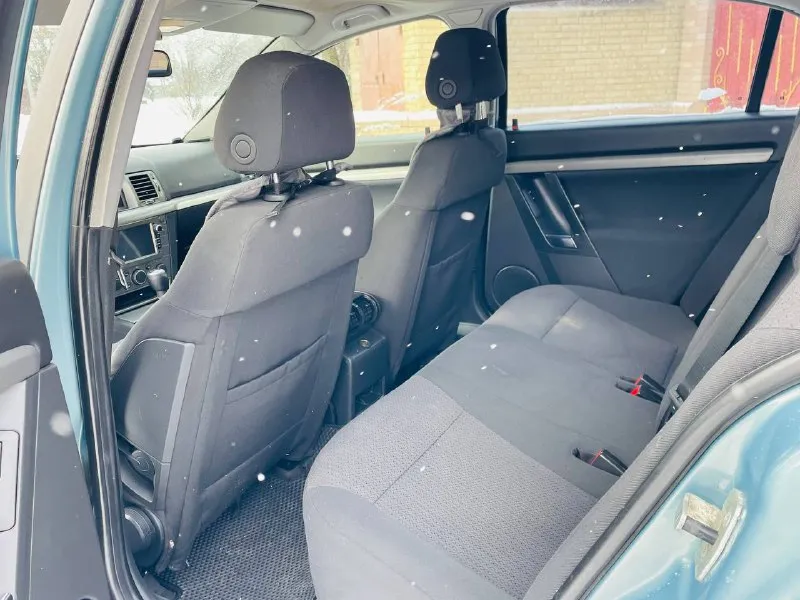 Продаю авто в идеальном состоянии супер красивый удобный комфортный экономный opel vectra c * restaling * elegance *** в эксплуатации с 2008 года пробег 233 двигатель 1.8 ecotec лучший в линейки opel хорошая комплектация есть все для комфорта климат контроль круиз контроль подогревы датчики света дождя авто затемнение зеркало салон ухоженный и много чего есть для комфортного вождения автомобиль супер в оригинале весь в заводском окрасе 100 % документы в порядке любой вид оформления. цена за достойный автомобиль 695:000 тыс ₽ реальному быстрому покупателю торг у капота кто действительно заинтересован приобрести авто в очень хорошем состоянии без вложений звоните приезжайте покупайте город донецк всяким умникам диваным экспертам мимо 🆘 все вопросы по телефону +79493969852 📲 📞 звоните: +7(949)3969852 - фотография - 9