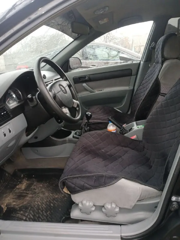 🚘продаётся автомобиль 🚘 chevrolet лачетти 1.4 авто в хорошем состоянии, ничего не стучит год выпуска-конец 2007 пробег-199 тысяч бензин учёт на мне, я собственник. 3 по счету установлен новый ремень грм-прошел на нем всего лишь 1.200км, новый ремень генератора. установлены новые стойки стабилизатора-это единственное что нуждалось в замене новые колодки коробка 5-ти ступка, переключает без хруста. комплектация: подогрев зеркал и заднего стекла, электро регулировка зеркал, установлена хорошая магнитола андроид, установлены led лампы ближнего и дальнего света. установлены хорошие противотуменные led фары в комплекте идут новые диски. были купленные в конце лета отъездил на них немного. новая зимняя резина цена:720.000р торг у капота. +7(949)-454-05-76 либо тг @meetenv 📲 tg: @meetenok 📞 звоните: +7(949)4540576 - фотография - 5