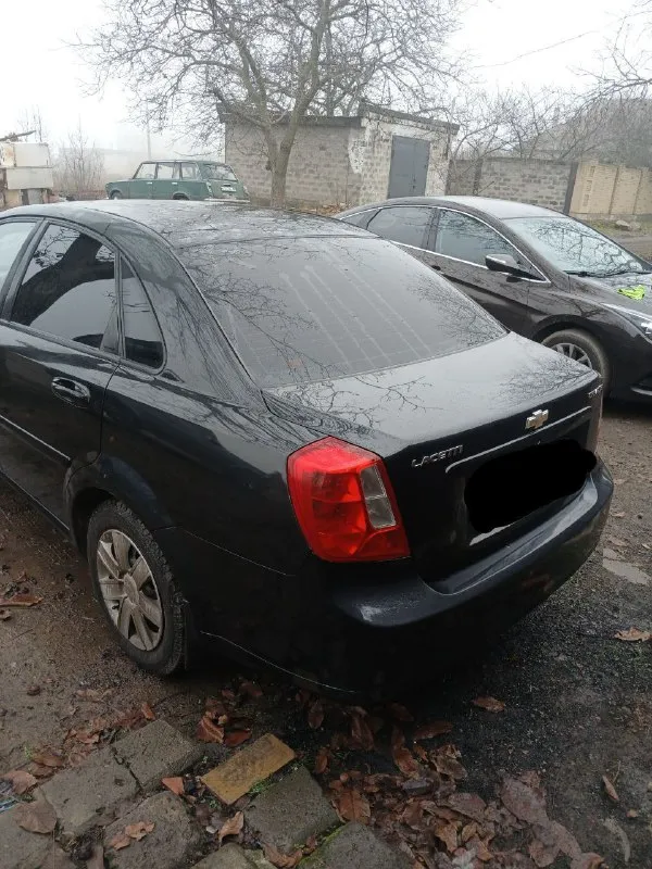 🚘продаётся автомобиль 🚘 chevrolet лачетти 1.4 авто в хорошем состоянии, ничего не стучит год выпуска-конец 2007 пробег-199 тысяч бензин учёт на мне, я собственник. 3 по счету установлен новый ремень грм-прошел на нем всего лишь 1.200км, новый ремень генератора. установлены новые стойки стабилизатора-это единственное что нуждалось в замене новые колодки коробка 5-ти ступка, переключает без хруста. комплектация: подогрев зеркал и заднего стекла, электро регулировка зеркал, установлена хорошая магнитола андроид, установлены led лампы ближнего и дальнего света. установлены хорошие противотуменные led фары в комплекте идут новые диски. были купленные в конце лета отъездил на них немного. новая зимняя резина цена:720.000р торг у капота. +7(949)-454-05-76 либо тг @meetenv 📲 tg: @meetenok 📞 звоните: +7(949)4540576 - фотография - 6