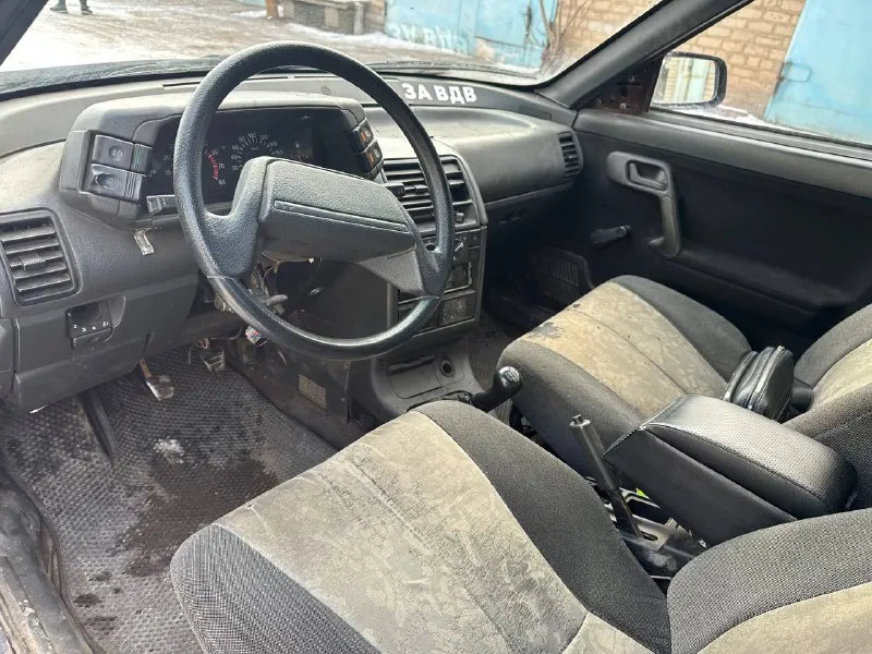 Продам ваз 2110, 2001 года выпуска, инжектор. автомобиль на полном ходу, мотор работает хорошо, коробка не хрустит не вылетает. днище, пороги, стаканы в хорошем состоянии. проводка вся рабочая, печка греет, музыка, эл. стеклоподъемники. хорошая зимняя резина. по документам все в порядке ( стс, птс, дкп). город горловка, цена 130 тыс рублей +79495096146 📲 tg: андрей 0110 📞 звоните: +7(949)5096146 - фотография - 6