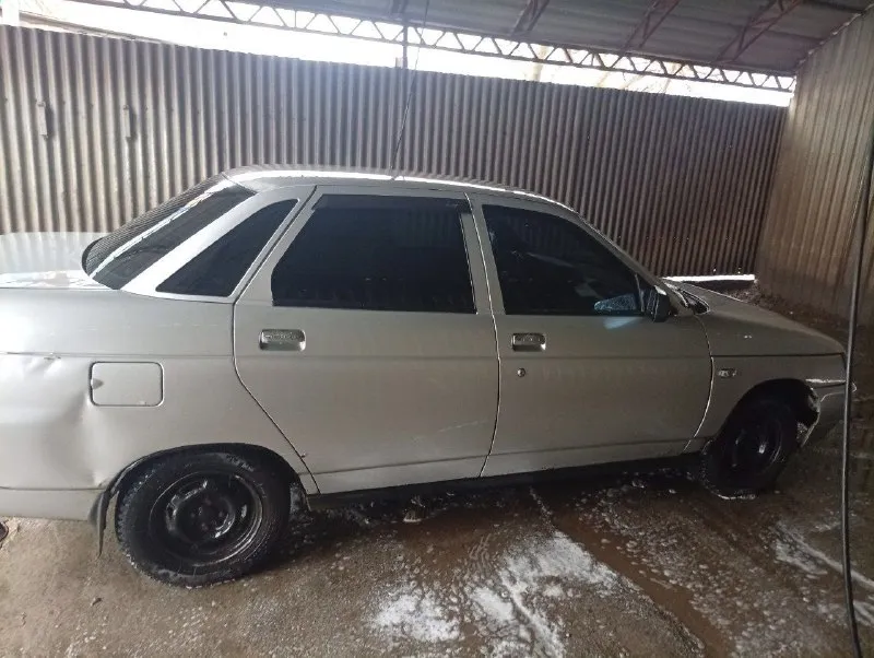 Продам ! ваз 211010 2005 год. есть моменты по кузову. новый аккумулятор, резина два комплекта, газ вписан в техпаспорт, каждый день на ходу! 220 тыс, торг. переоформление !подробности по телефону: +7949 71 69 455 эдик 📲 tg: вика 📞 звоните: +7(949)7169455 - фотография - 2